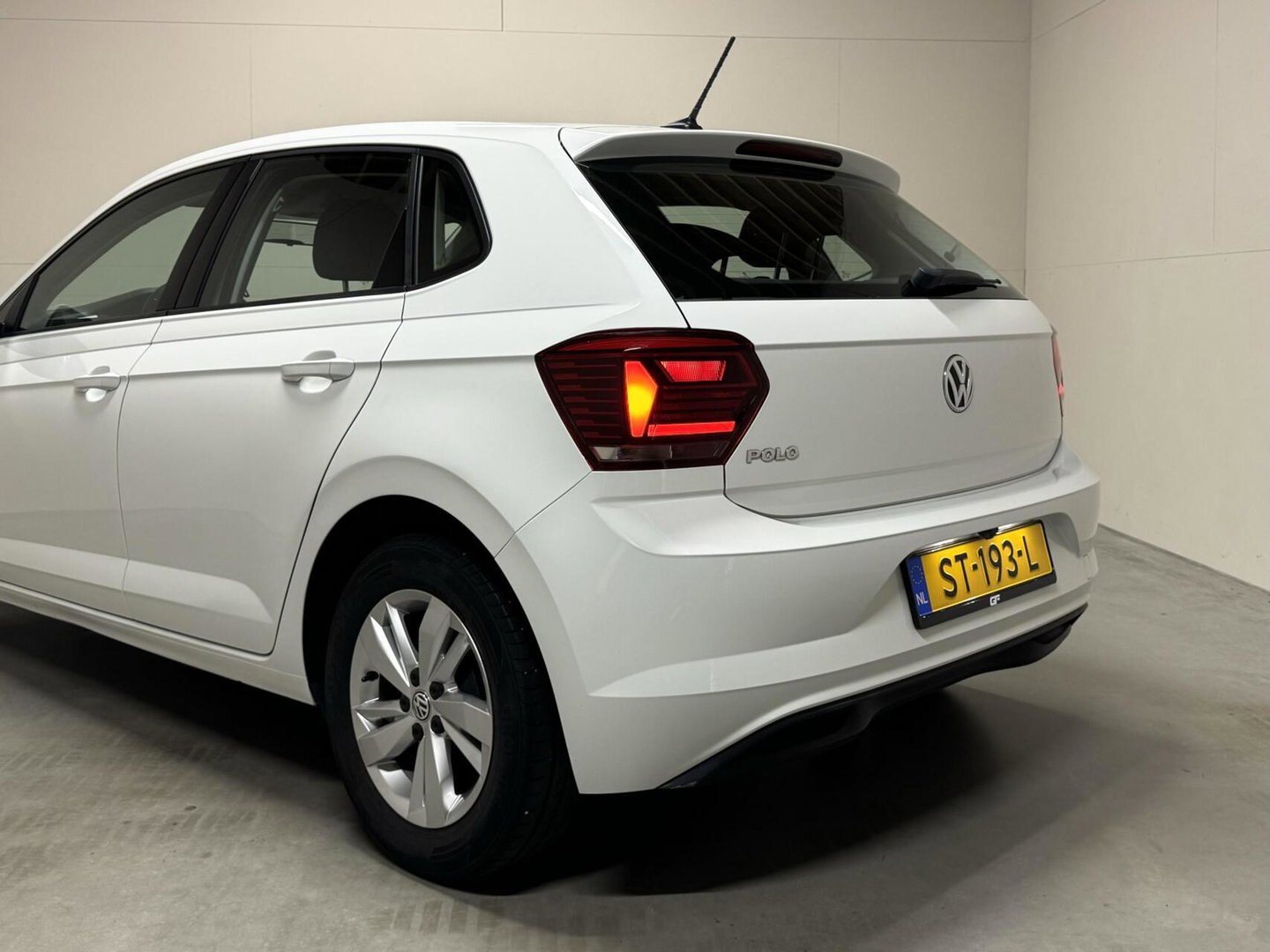 Volkswagen Polo 1.0 TSI Comfortline ACC Navi Camera CarPlay NAP