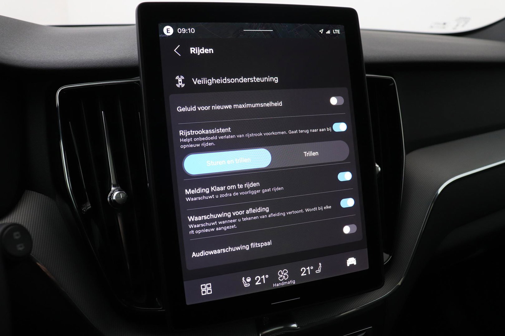 Volvo XC60 T6 Plus Black Edition | Harman/Kardon | Panoramadak | Head-Up | 360-camera