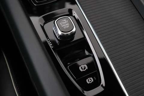 Volvo XC60 T6 Plus Black Edition | Harman/Kardon | Panoramadak | Head-Up | 360-camera