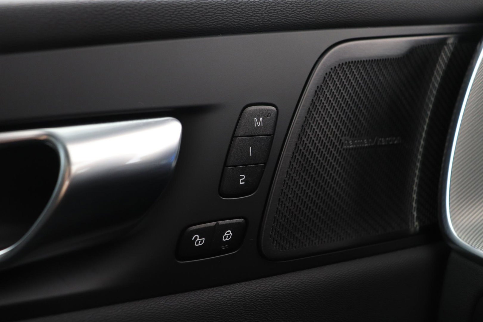 Volvo XC60 T6 Plus Black Edition | Harman/Kardon | Panoramadak | Head-Up | 360-camera