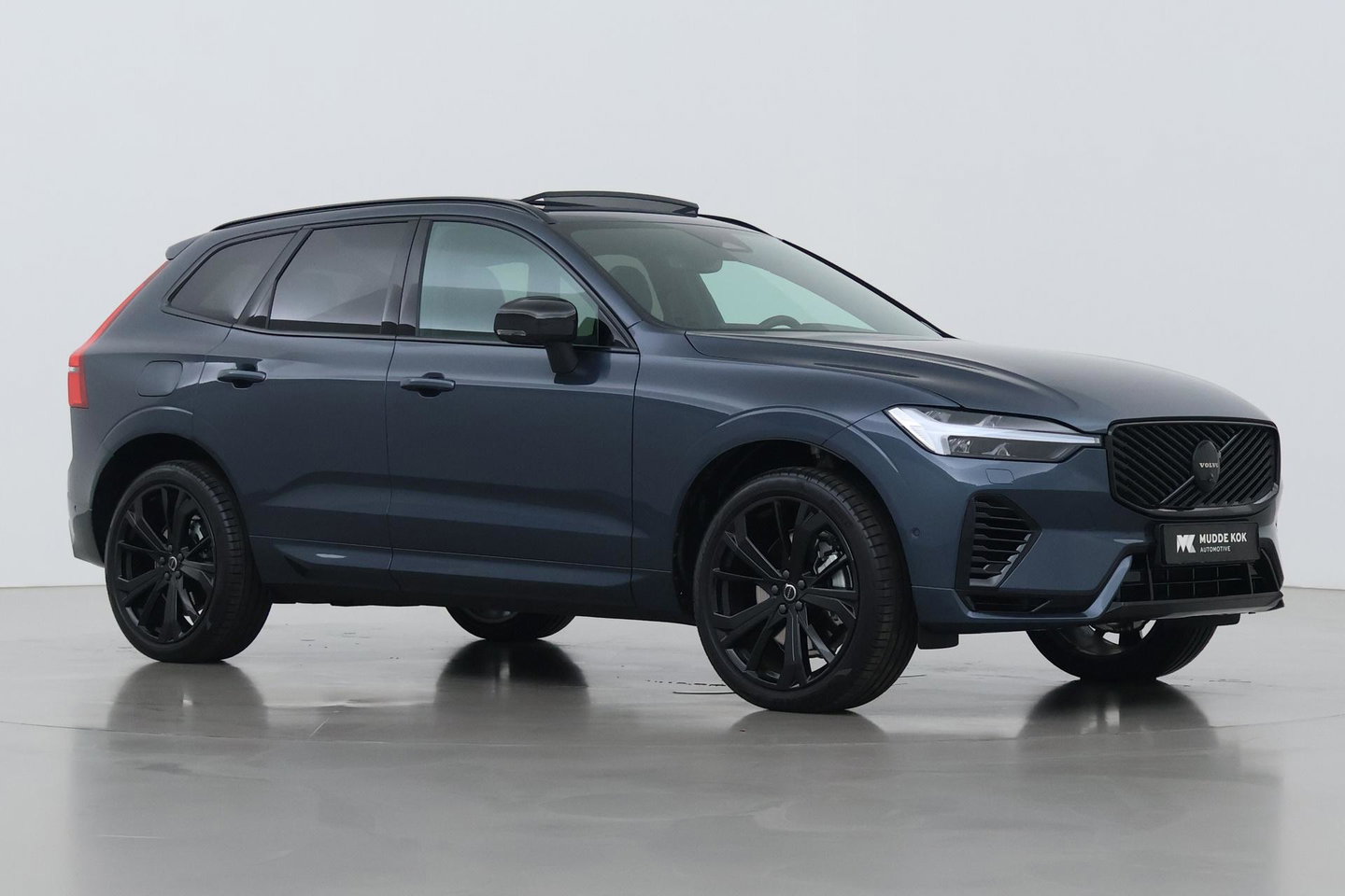 Volvo XC60 T6 Plus Black Edition | Harman/Kardon | Panoramadak | Head-Up | 360-camera