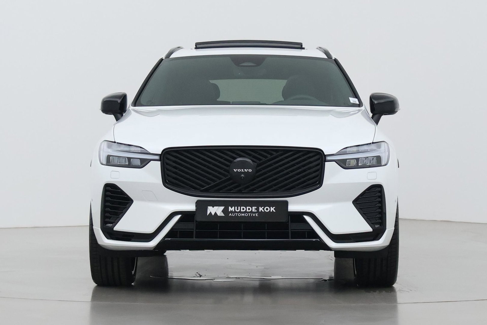 Volvo XC60 T6 Plus Black Edition | Harman/Kardon | Panoramadak | Head-Up | 360-camera