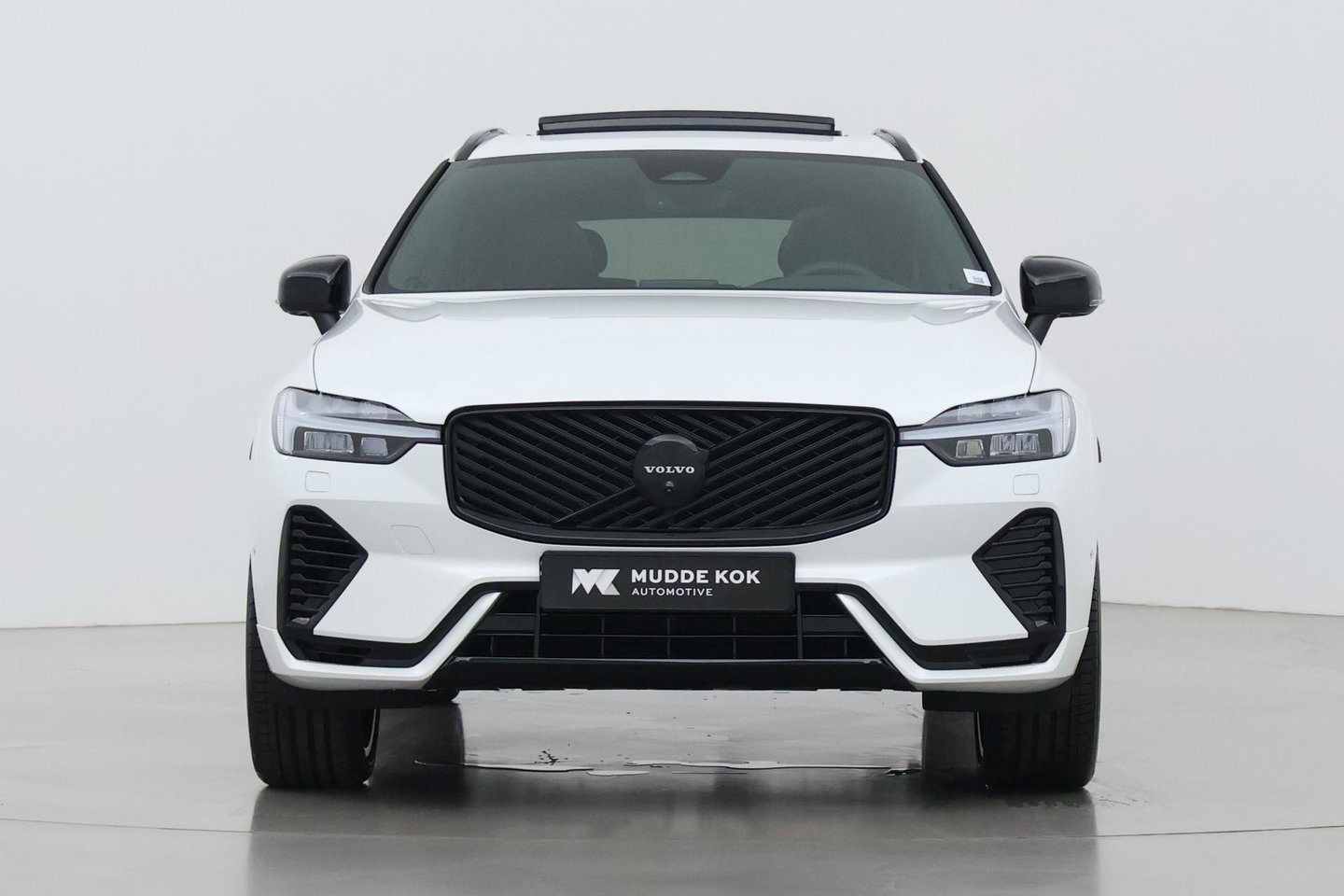 Volvo XC60 T6 Plus Black Edition | Harman/Kardon | Panoramadak | Head-Up | 360-camera