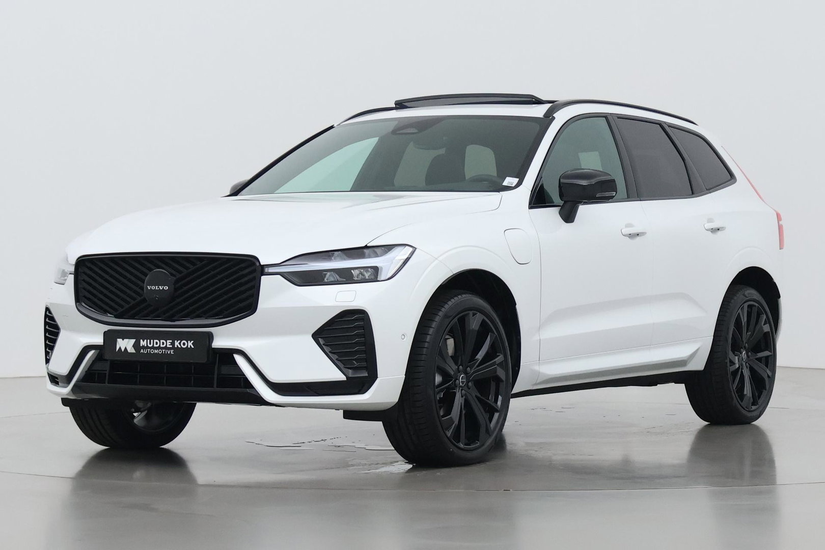 Volvo XC60 T6 Plus Black Edition | Harman/Kardon | Panoramadak | Head-Up | 360-camera
