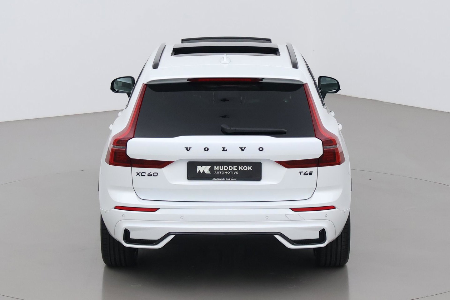 Volvo XC60 T6 Plus Black Edition | Harman/Kardon | Panoramadak | Head-Up | 360-camera