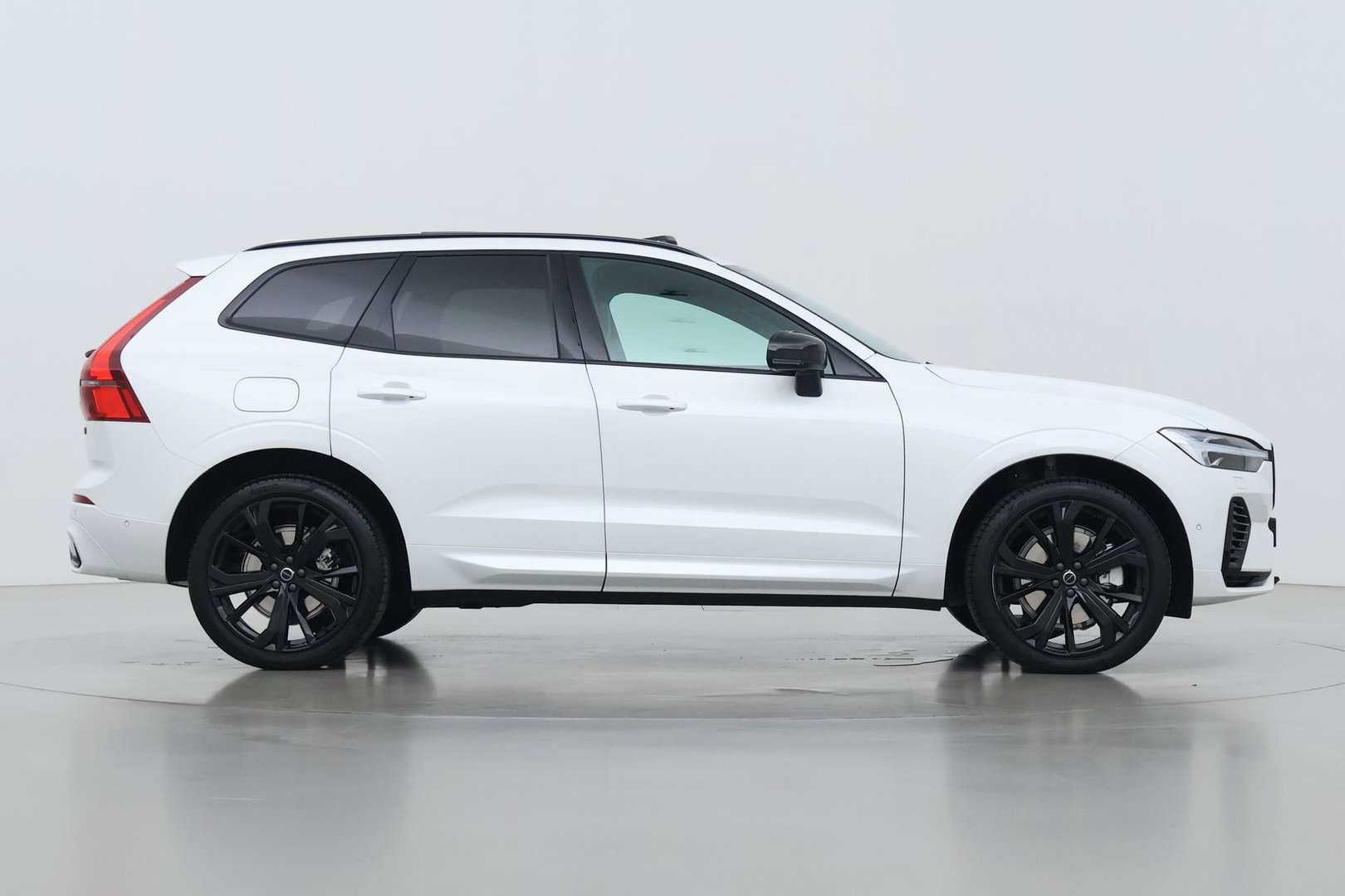 Volvo XC60 T6 Plus Black Edition | Harman/Kardon | Panoramadak | Head-Up | 360-camera