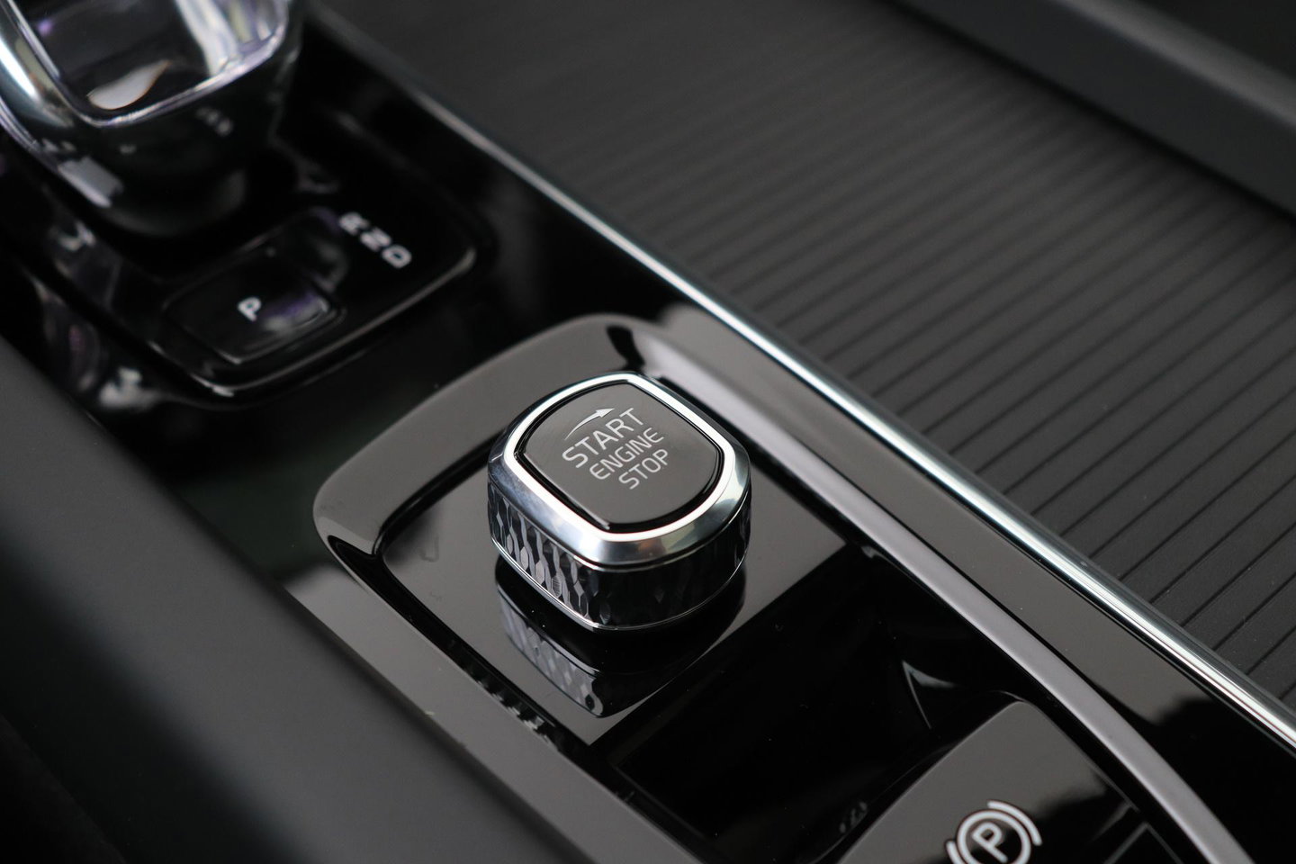 Volvo XC60 T6 Plus Black Edition | Harman/Kardon | Panoramadak | Head-Up | 360-camera