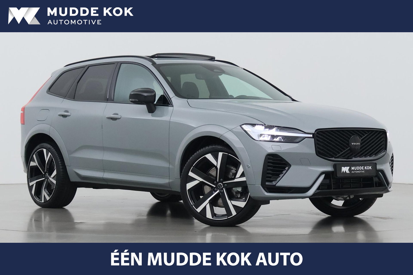 Volvo XC60 T6 Ultra Black Edition | 22 Inch | Luchtvering | Bowers & Wilkins | 360° Camera | Stoelventilatie