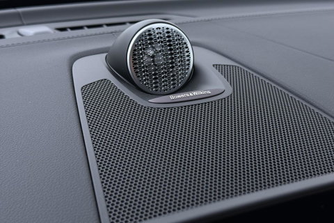 Volvo XC60 T6 Ultra Black Edition | 22 Inch | Luchtvering | Bowers & Wilkins | 360° Camera | Stoelventilatie