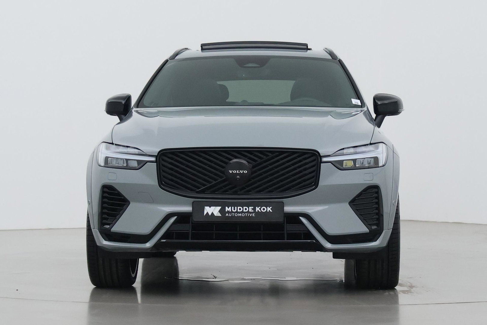 Volvo XC60 T6 Ultra Black Edition | 22 Inch | Luchtvering | Bowers & Wilkins | 360° Camera | Stoelventilatie
