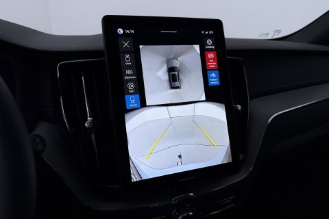 Volvo XC60 T6 Ultra Black Edition | 22 Inch | Luchtvering | Bowers & Wilkins | 360° Camera | Stoelventilatie