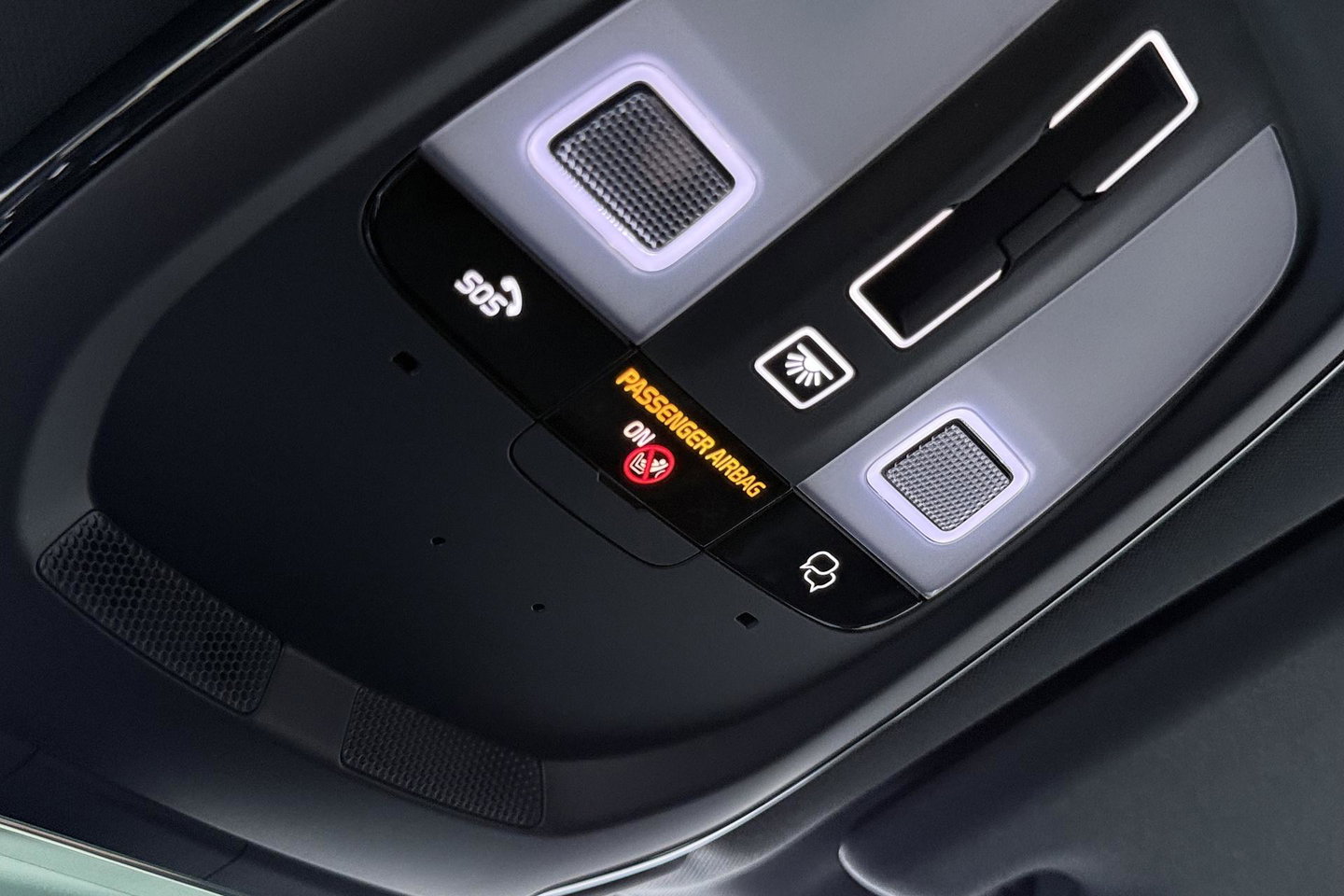 Volvo XC60 T6 Ultra Black Edition | 22 Inch | Luchtvering | Bowers & Wilkins | 360° Camera | Stoelventilatie