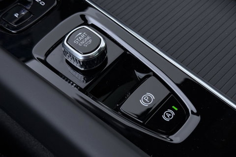 Volvo XC60 T6 Ultra Black Edition | 22 Inch | Luchtvering | Bowers & Wilkins | 360° Camera | Stoelventilatie