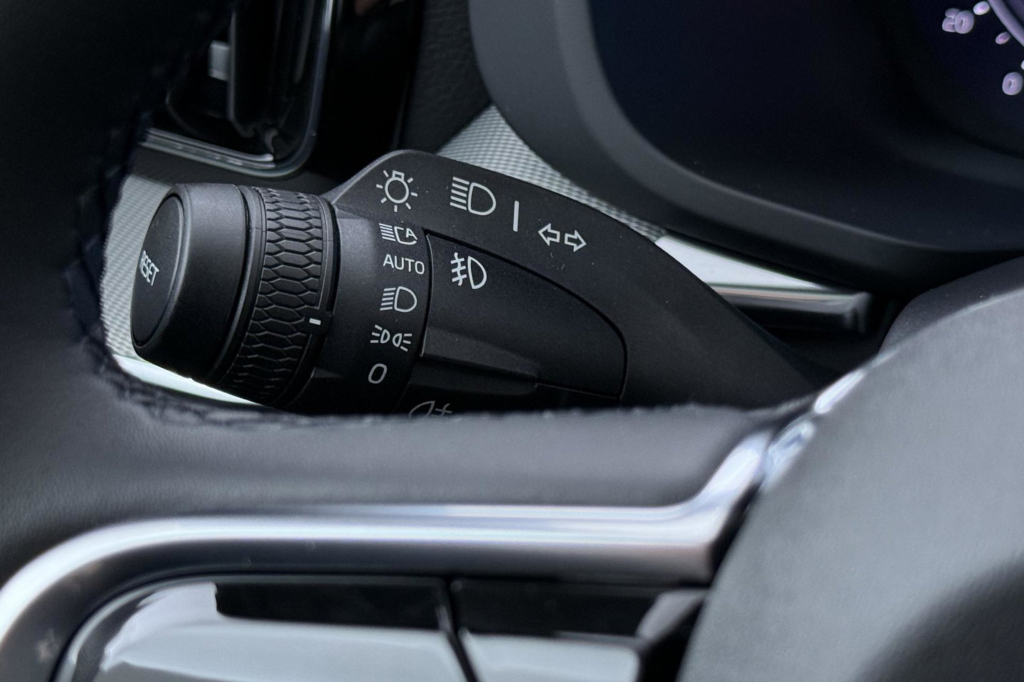 Volvo XC60 T6 Ultra Black Edition | 22 Inch | Luchtvering | Bowers & Wilkins | 360° Camera | Stoelventilatie