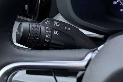 Volvo XC60 T6 Ultra Black Edition | 22 Inch | Luchtvering | Bowers & Wilkins | 360° Camera | Stoelventilatie