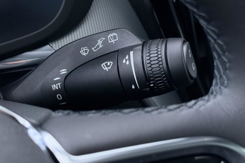 Volvo XC60 T6 Ultra Black Edition | 22 Inch | Luchtvering | Bowers & Wilkins | 360° Camera | Stoelventilatie