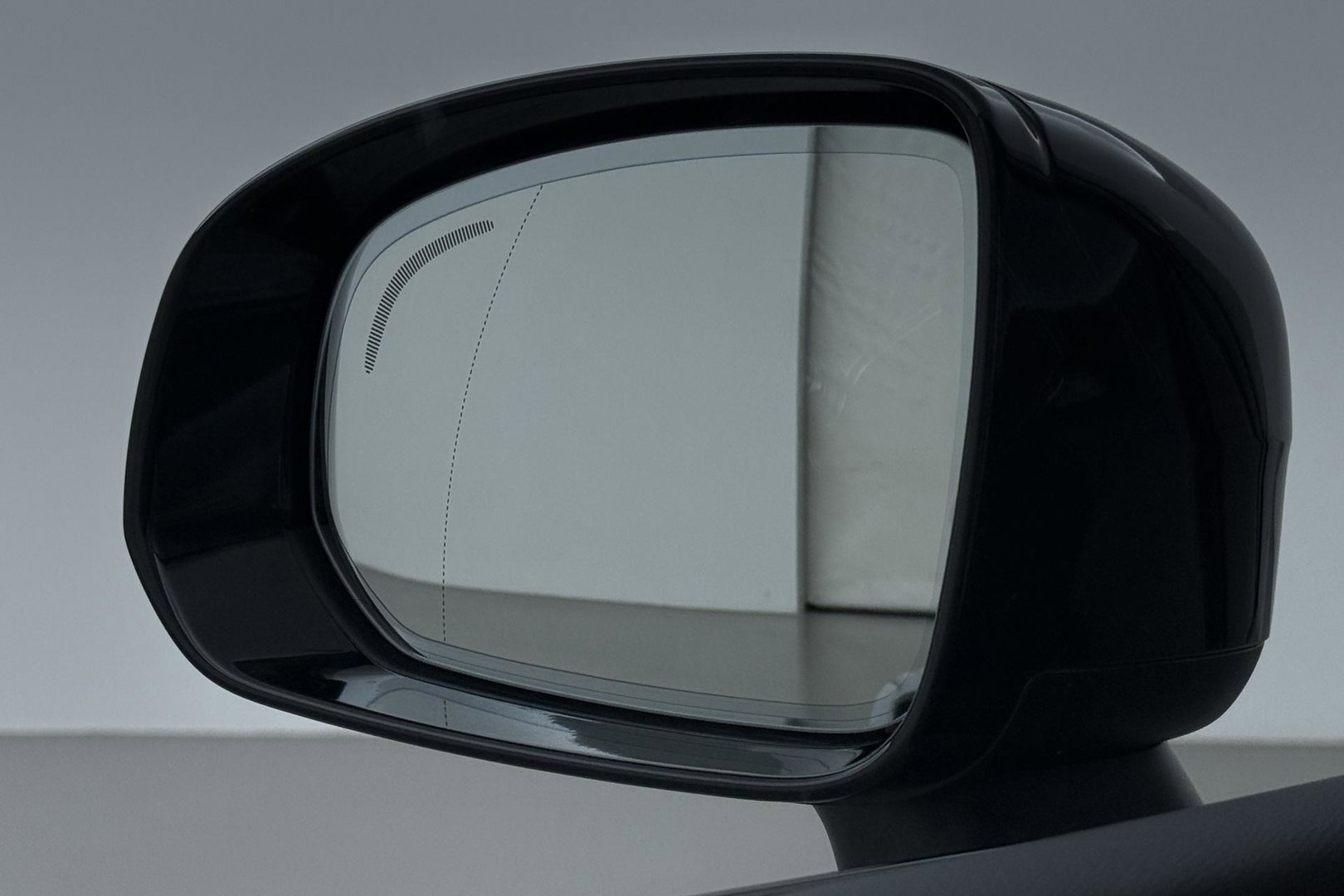 Volvo XC60 T6 Ultra Black Edition | 22 Inch | Luchtvering | Bowers & Wilkins | 360° Camera | Stoelventilatie