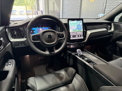 Volvo XC60 T6 Plus Black Edition | Harman/Kardon | Pilot Assist | Panoramadak | 360° Camera | Head-Up | Stoel+Stuurverwarming | 21 Inch