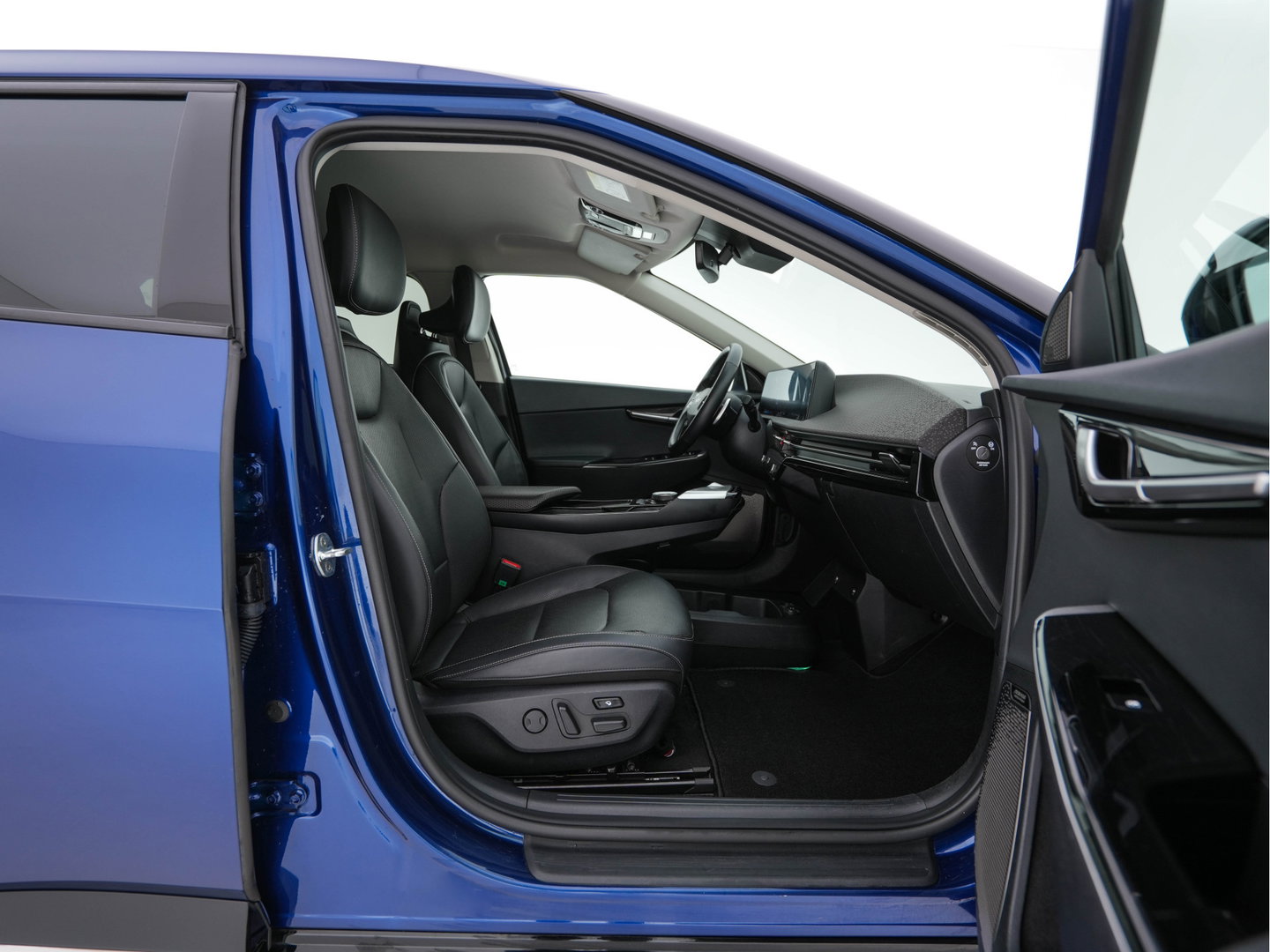 Kia Ev6 Plus 77.4 kWh [3-Fase-11kW] {SoH-96%} (INCL-BTW) Aut. *LEATHER | ADAPTIVE-CRUISE | DIGI-COCKPIT | MERIDIAN-AUDIO | MEMORY-PACK | FULL-LED | KEYLESS | CAMERA | DAB | BLIND-SPOT | NAVI-FULLMAP | PRIVACY-GLASS | AMBIENT-LIGHT | 19''