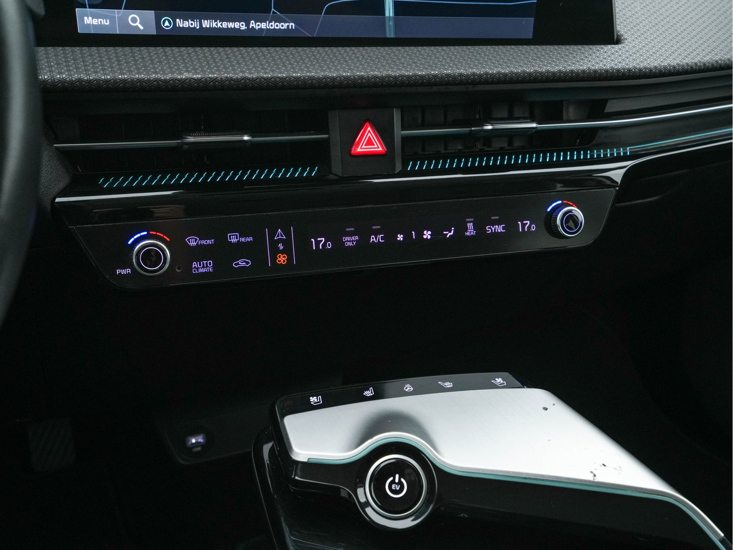 Kia Ev6 Plus 77.4 kWh [3-Fase-11kW] {SoH-96%} (INCL-BTW) Aut. *LEATHER | ADAPTIVE-CRUISE | DIGI-COCKPIT | MERIDIAN-AUDIO | MEMORY-PACK | FULL-LED | KEYLESS | CAMERA | DAB | BLIND-SPOT | NAVI-FULLMAP | PRIVACY-GLASS | AMBIENT-LIGHT | 19''