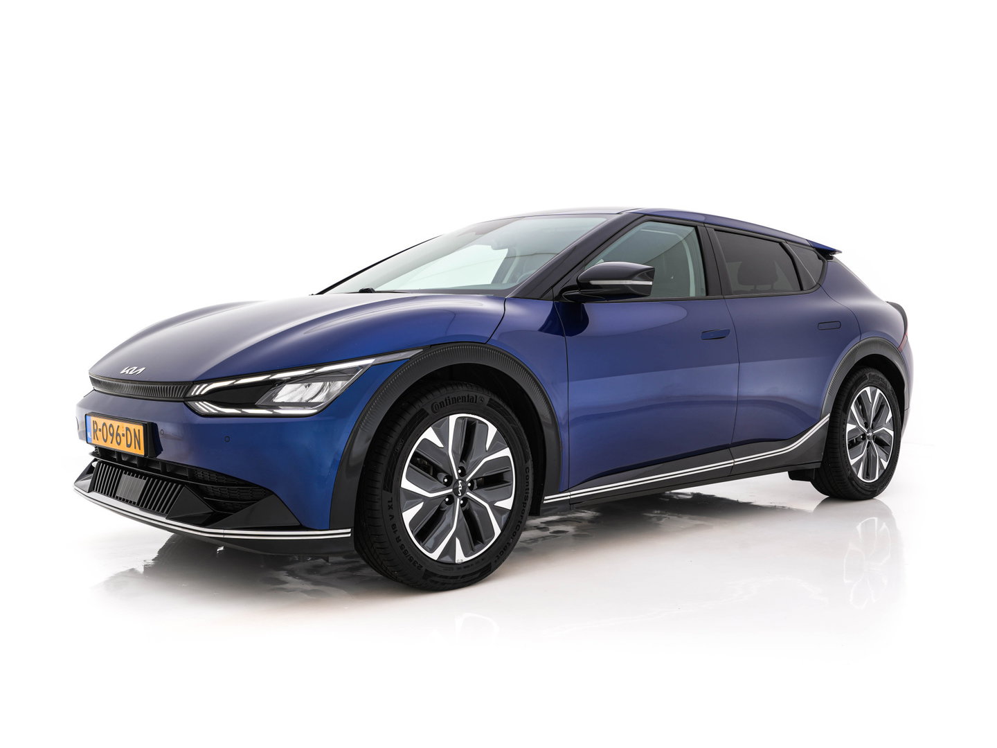 Kia Ev6 Plus 77.4 kWh [3-Fase-11kW] {SoH-96%} (INCL-BTW) Aut. *LEATHER | ADAPTIVE-CRUISE | DIGI-COCKPIT | MERIDIAN-AUDIO | MEMORY-PACK | FULL-LED | KEYLESS | CAMERA | DAB | BLIND-SPOT | NAVI-FULLMAP | PRIVACY-GLASS | AMBIENT-LIGHT | 19''