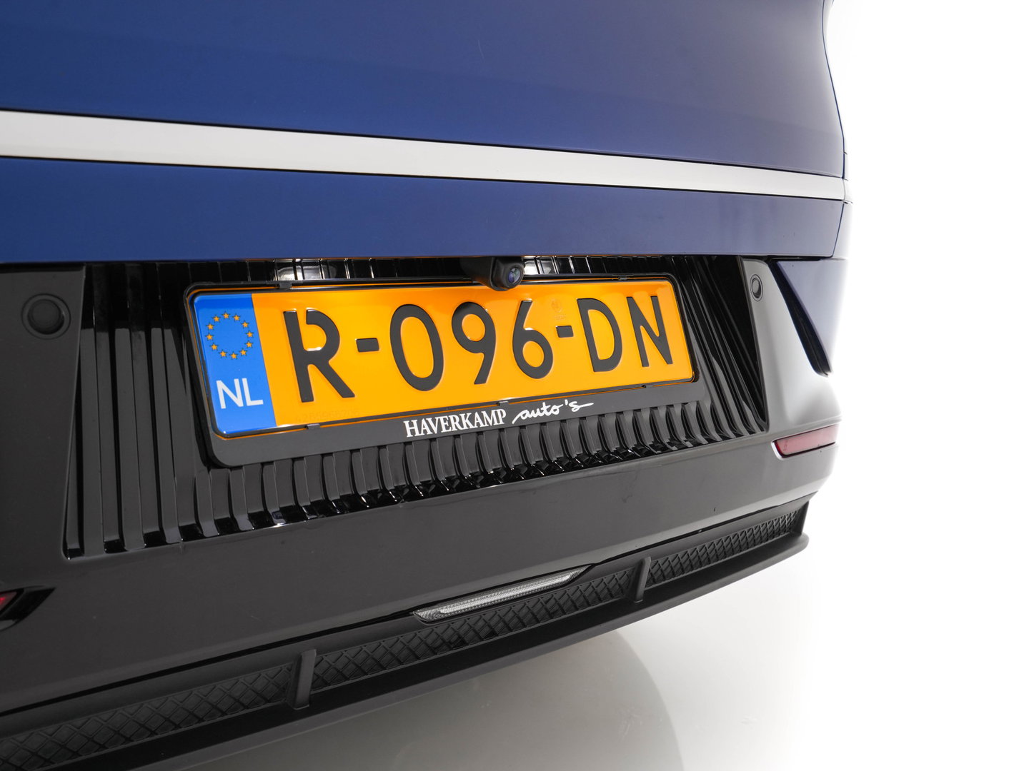 Kia Ev6 Plus 77.4 kWh [3-Fase-11kW] {SoH-96%} (INCL-BTW) Aut. *LEATHER | ADAPTIVE-CRUISE | DIGI-COCKPIT | MERIDIAN-AUDIO | MEMORY-PACK | FULL-LED | KEYLESS | CAMERA | DAB | BLIND-SPOT | NAVI-FULLMAP | PRIVACY-GLASS | AMBIENT-LIGHT | 19''