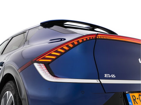 Kia Ev6 Plus 77.4 kWh [3-Fase-11kW] {SoH-96%} (INCL-BTW) Aut. *LEATHER | ADAPTIVE-CRUISE | DIGI-COCKPIT | MERIDIAN-AUDIO | MEMORY-PACK | FULL-LED | KEYLESS | CAMERA | DAB | BLIND-SPOT | NAVI-FULLMAP | PRIVACY-GLASS | AMBIENT-LIGHT | 19''