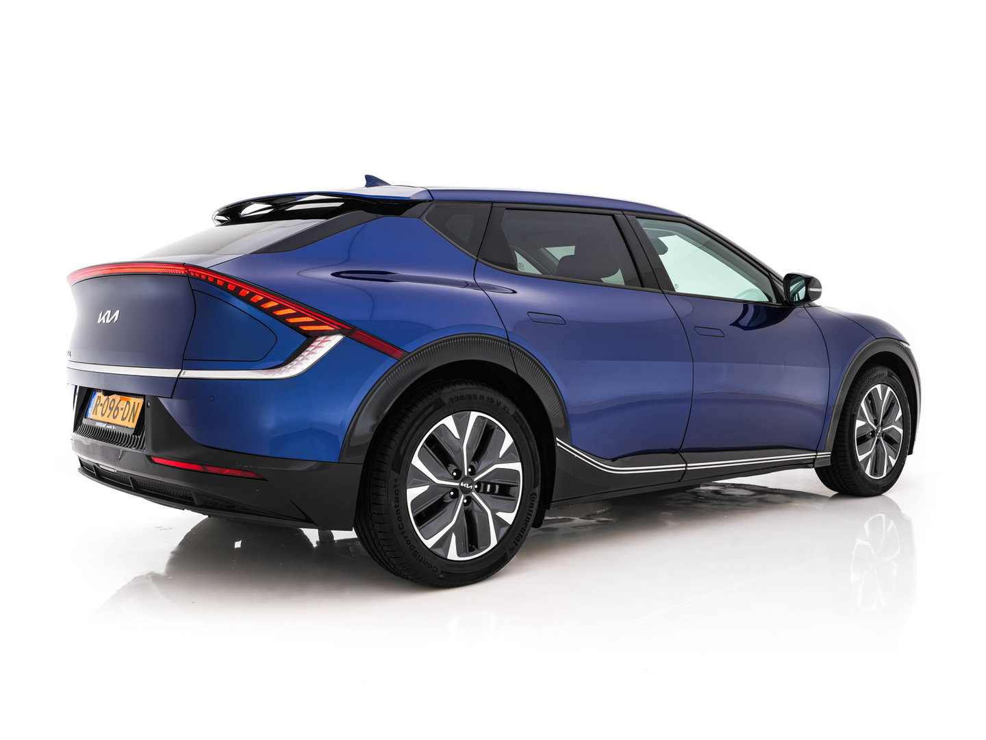 Kia Ev6 Plus 77.4 kWh [3-Fase-11kW] {SoH-96%} (INCL-BTW) Aut. *LEATHER | ADAPTIVE-CRUISE | DIGI-COCKPIT | MERIDIAN-AUDIO | MEMORY-PACK | FULL-LED | KEYLESS | CAMERA | DAB | BLIND-SPOT | NAVI-FULLMAP | PRIVACY-GLASS | AMBIENT-LIGHT | 19''