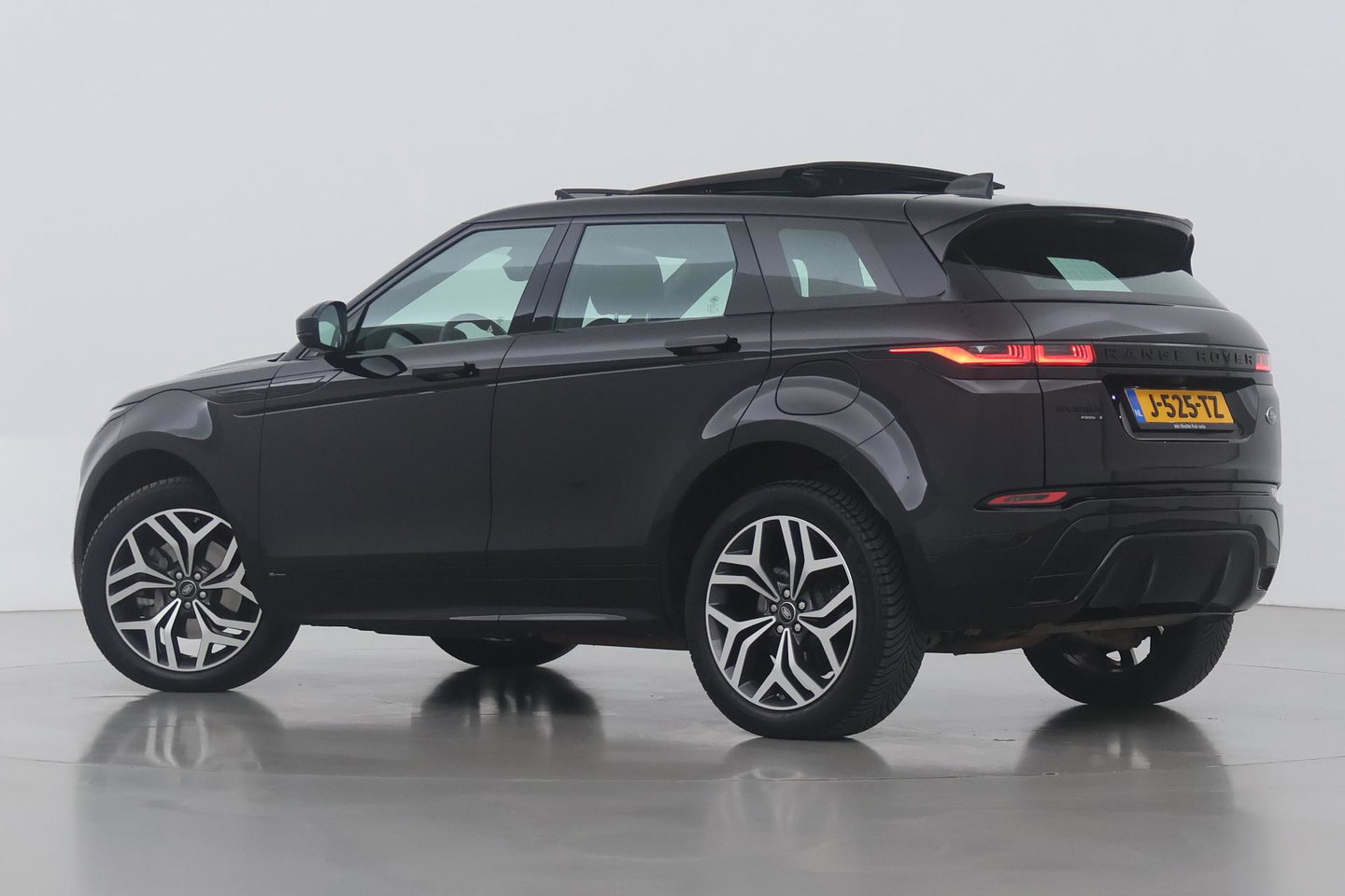 Land Rover Range Rover Evoque P300e R-Dynamic S | Panoramadak | Meridian | Stoel+Stuurverwarming | 20 Inch