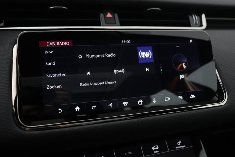Land Rover Range Rover Evoque P300e R-Dynamic S | Panoramadak | Meridian | Stoel+Stuurverwarming | 20 Inch