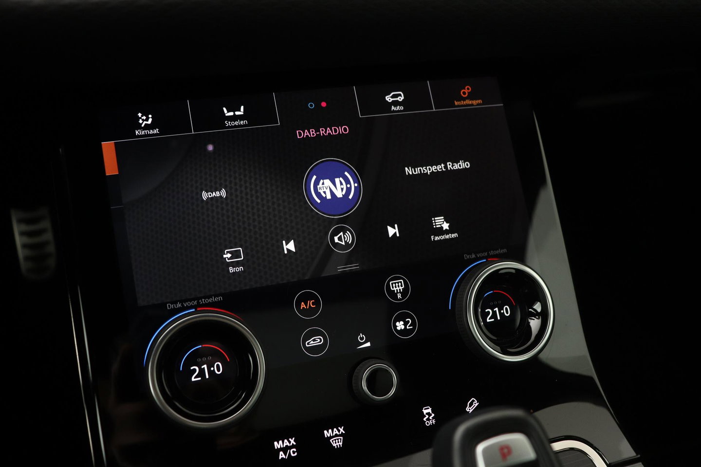 Land Rover Range Rover Evoque P300e R-Dynamic S | Panoramadak | Meridian | Stoel+Stuurverwarming | 20 Inch