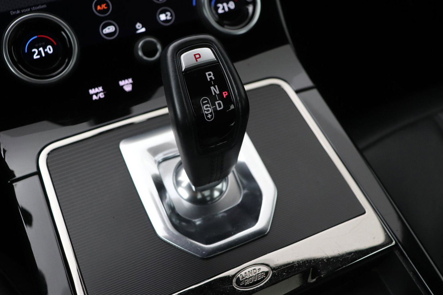 Land Rover Range Rover Evoque P300e R-Dynamic S | Panoramadak | Meridian | Stoel+Stuurverwarming | 20 Inch