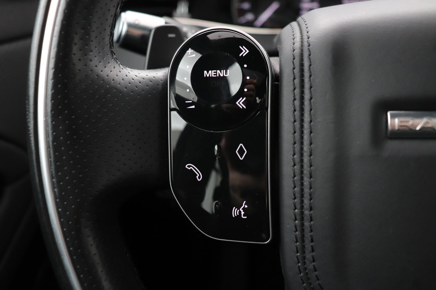 Land Rover Range Rover Evoque P300e R-Dynamic S | Panoramadak | Meridian | Stoel+Stuurverwarming | 20 Inch