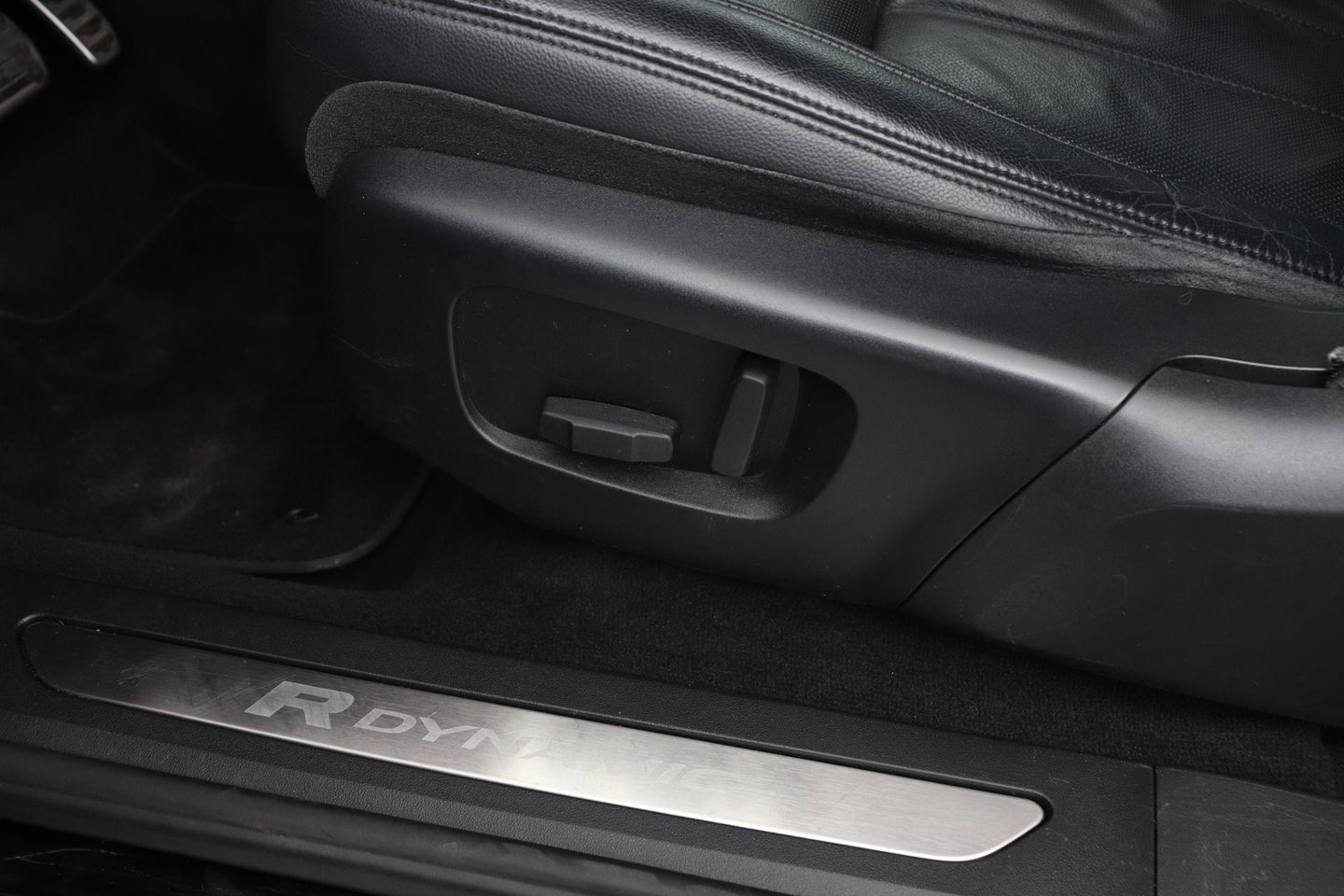 Land Rover Range Rover Evoque P300e R-Dynamic S | Panoramadak | Meridian | Stoel+Stuurverwarming | 20 Inch