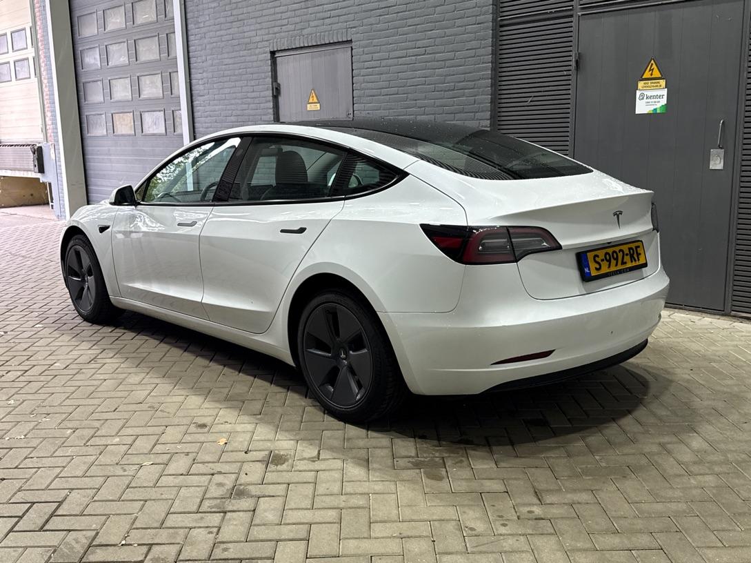 Tesla Model 3 Standard RWD Plus 60 kWh | Panoramadak | Warmtepomp | Autopilot | Stoel+Stuurverwarming | ACC