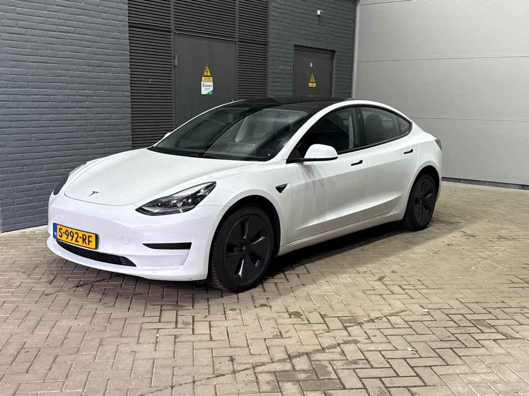 Tesla Model 3 Standard RWD Plus 60 kWh | Panoramadak | Warmtepomp | Autopilot | Stoel+Stuurverwarming | ACC