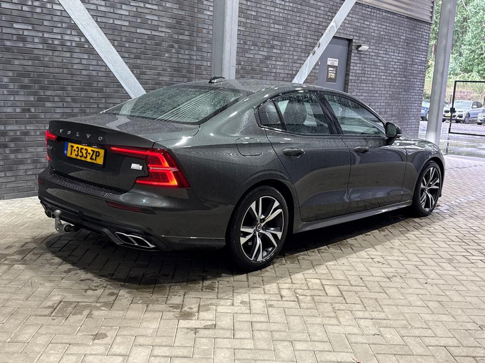 Volvo S60 T8 R-Design | Harman/Kardon | Panoramadak | Trekhaak | 360° Camera | Massage | Head-Up | ACC