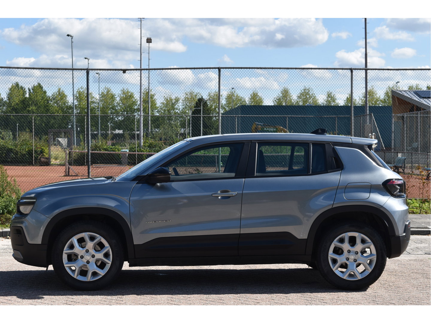 Jeep Avenger 1.2 Longitude Infotainment & Convenience pack | Keyless | DAB | Camera | Nav | Carplay | ADAS | Full LED | 4-Seasons