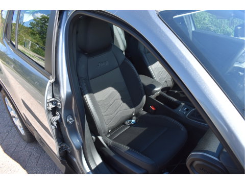 Jeep Avenger 1.2 Longitude Infotainment & Convenience pack | Keyless | DAB | Camera | Nav | Carplay | ADAS | Full LED | 4-Seasons