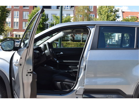 Jeep Avenger 1.2 Longitude Infotainment & Convenience pack | Keyless | DAB | Camera | Nav | Carplay | ADAS | Full LED | 4-Seasons