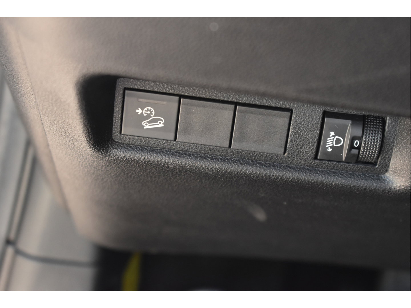 Jeep Avenger 1.2 Longitude Infotainment & Convenience pack | Keyless | DAB | Camera | Nav | Carplay | ADAS | Full LED | 4-Seasons