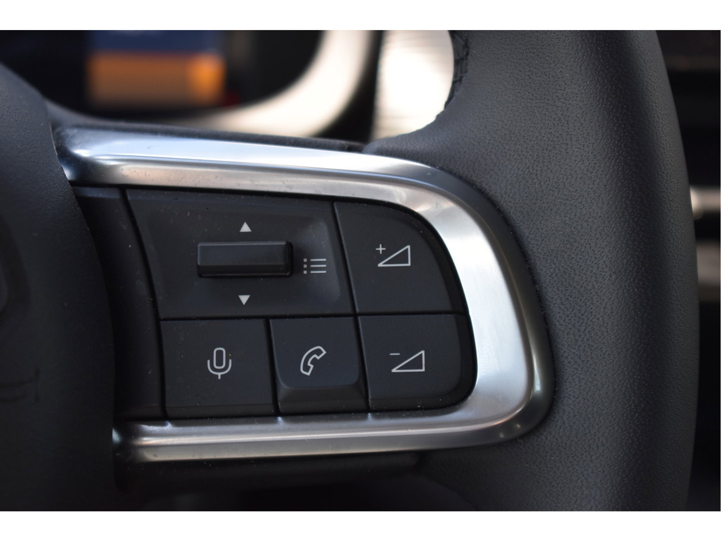 Jeep Avenger 1.2 Longitude Infotainment & Convenience pack | Keyless | DAB | Camera | Nav | Carplay | ADAS | Full LED | 4-Seasons
