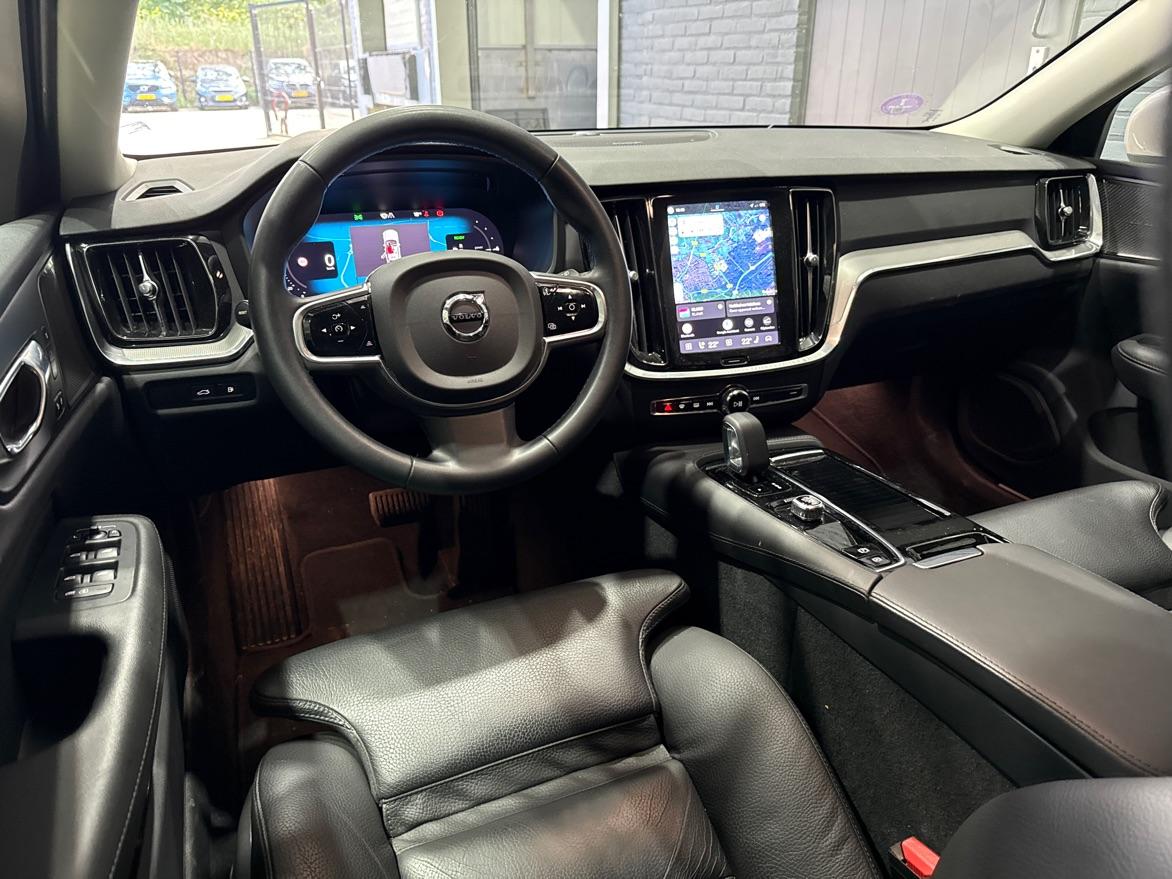Volvo V60 T6 Plus Bright | LONG RANGE | Harman/Kardon | BLIS | Memory | Trekhaak | ACC | Camera | Stoel+Stuurverwarming