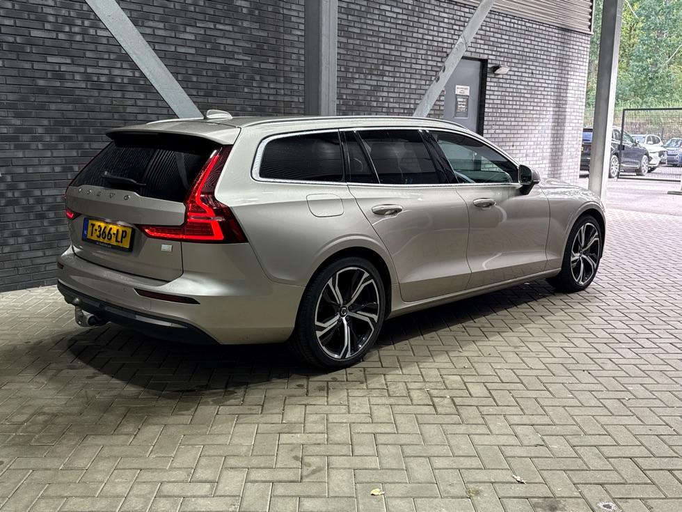 Volvo V60 T6 Plus Bright | LONG RANGE | Harman/Kardon | BLIS | Memory | Trekhaak | ACC | Camera | Stoel+Stuurverwarming
