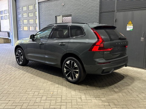 Volvo XC60 T8 Ultra Dark | Luchtvering | Harman/Kardon | Panoramadak | 360° Camera | Head-Up | Stoel+Stuurverwarming | ACC