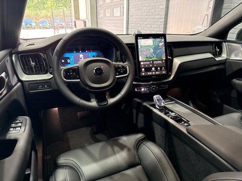 Volvo XC60 T6 Plus Black Edition | Bowers&Wilkins | Panoramadak | 360° Camera | Ventilatie + Massagestoelen | Trekhaak | Pilot Assist