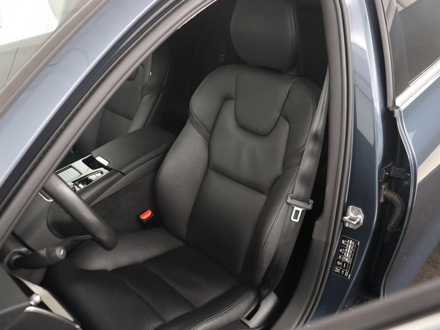 Volvo V60 2.0 T8 Recharge AWD Inscription | SOH 82% | Trekhaak | 360 camera | Leder | Stuur/stoelverwarming | Memory | Adaptive cruise | Full LED |