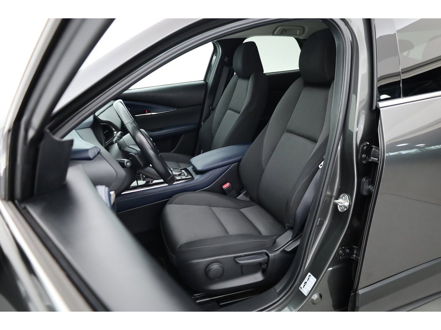 Mazda CX-30 2.0 e-SkyActiv-G M Hybrid Comfort | Rijklaar! | Adapt. Cruise | HUD | Bose | 360cam | Stoel- stuurverw. | Trekhaak | Apple CarPlay