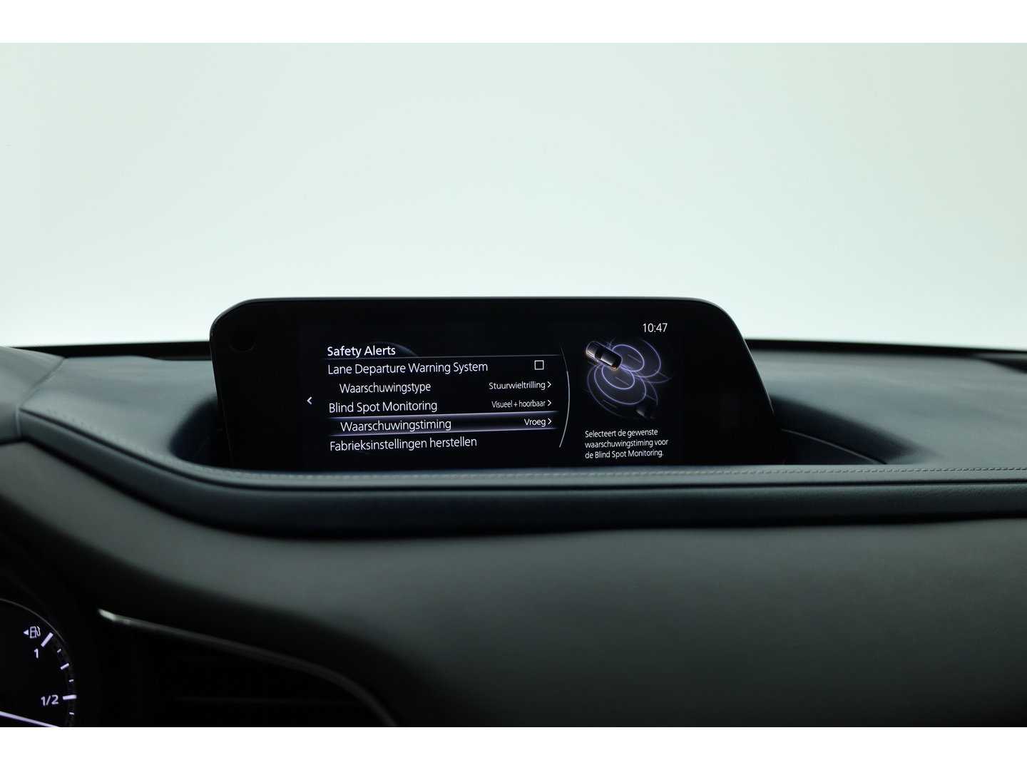 Mazda CX-30 2.0 e-SkyActiv-G M Hybrid Comfort | Rijklaar! | Adapt. Cruise | HUD | Bose | 360cam | Stoel- stuurverw. | Trekhaak | Apple CarPlay