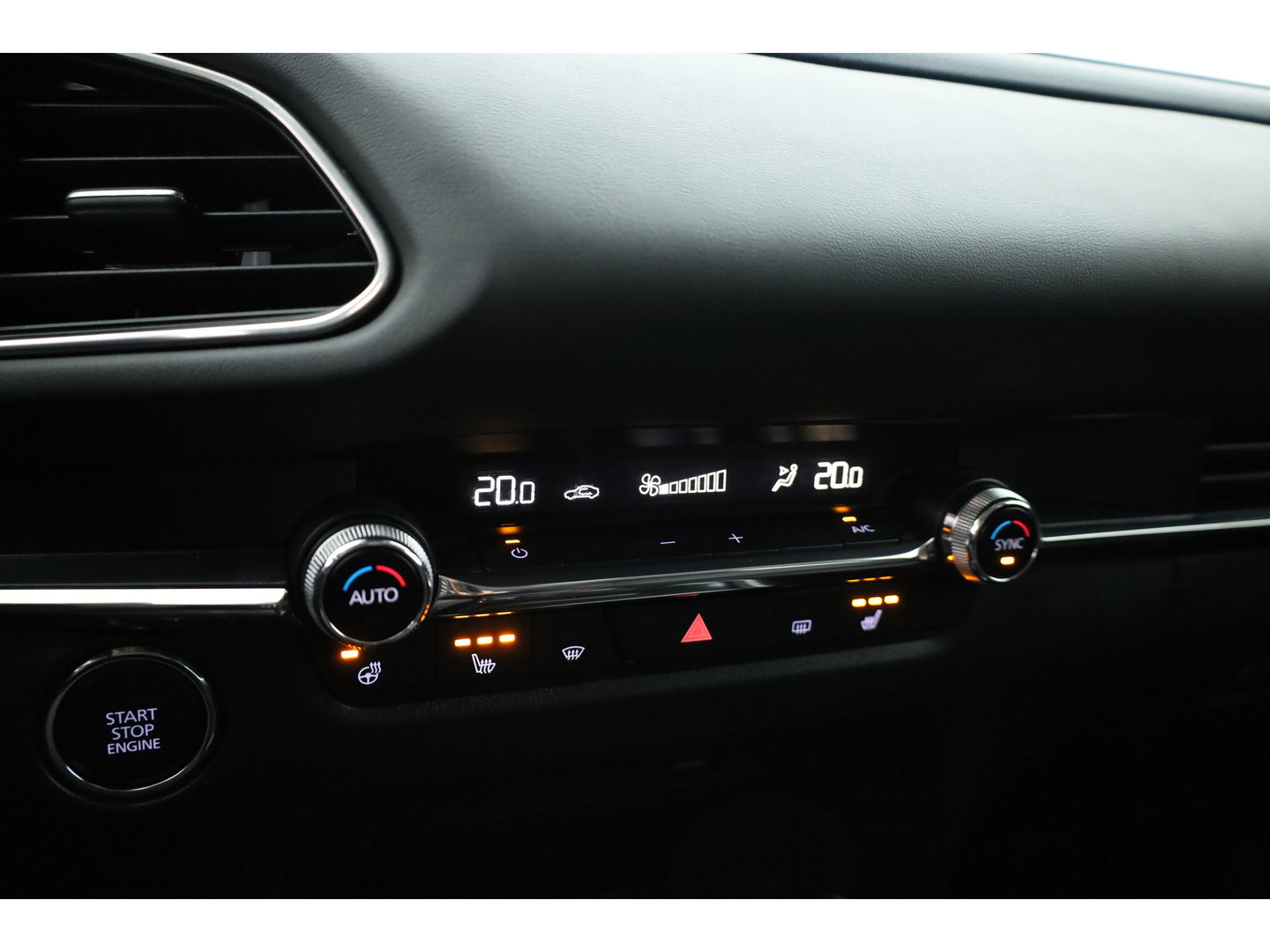 Mazda CX-30 2.0 e-SkyActiv-G M Hybrid Comfort | Rijklaar! | Adapt. Cruise | HUD | Bose | 360cam | Stoel- stuurverw. | Trekhaak | Apple CarPlay